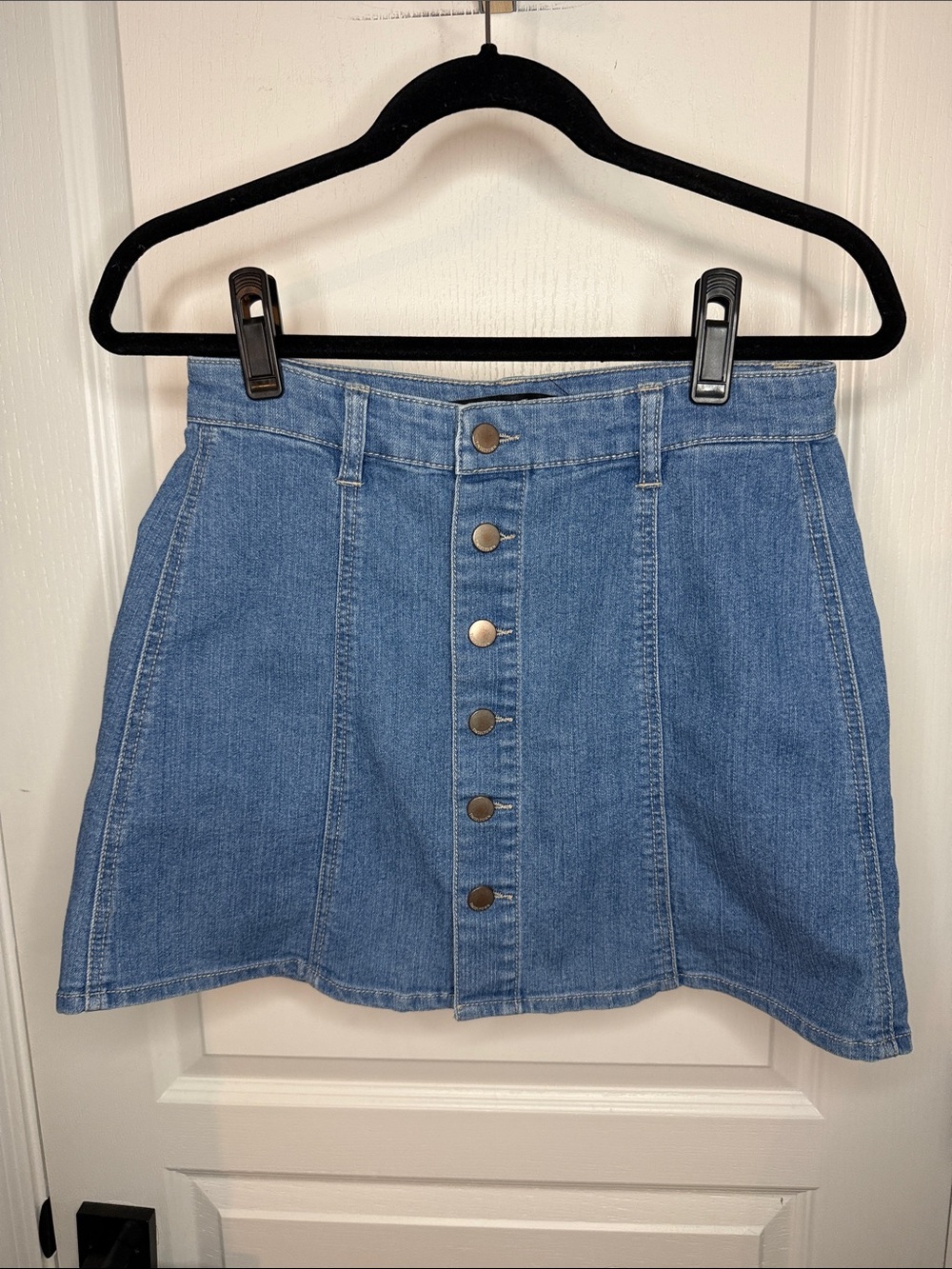 Tinseltown Medium Blue Button-Front Denim Mini Skirt